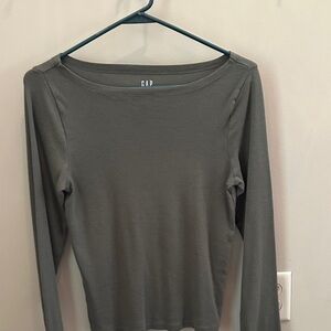 GAP Women's Long Sleeve Boatneck Top in Olive